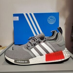 Adidas Mens Sz 9 NMD R1 Grey /White/ Red  GY4874 Boost Ultraboost Sneak…